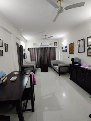 Team Area in 2 BHK Apartment at Shimla Bypass Road – for Sale