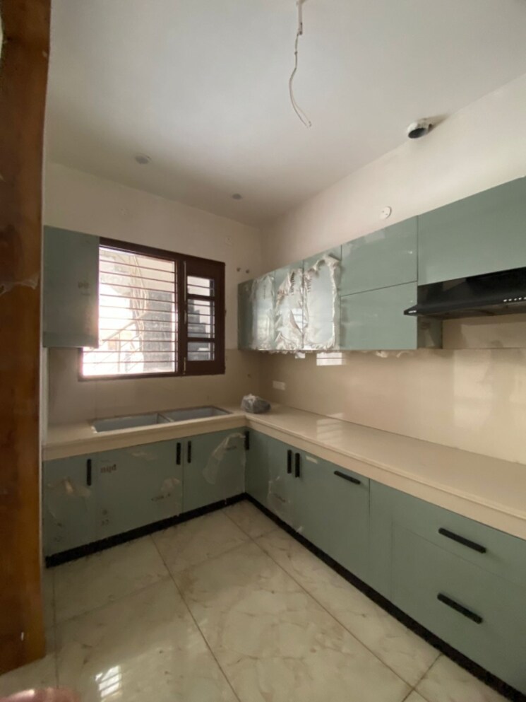 Kitchen, patiala road 3 Bedroom 242 Sq.Yd. Independent House In Patiala Road Zirakpur 9498544