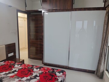 Room in 2 BHK Apartment at Vile Parle West – for Rent