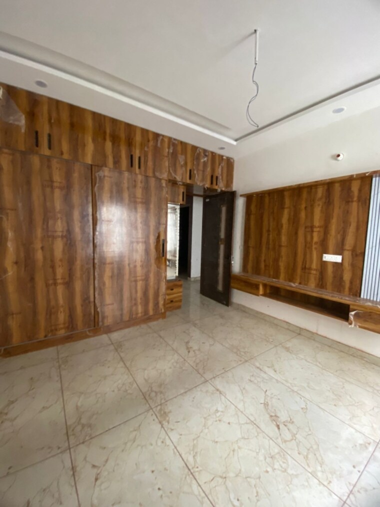 Room, patiala road 3 Bedroom 242 Sq.Yd. Independent House In Patiala Road Zirakpur 9498544