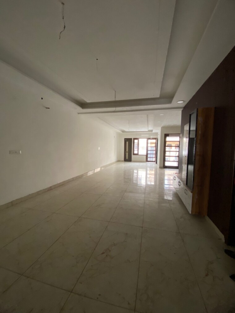 undefined, patiala road 3 Bedroom 242 Sq.Yd. Independent House In Patiala Road Zirakpur 9498544