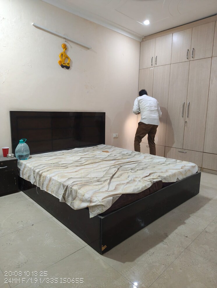 Bedroom, sector 14 3 Bedroom 1800 Sq.Ft. Builder Floor In Sector 14 Gurgaon 9498575
