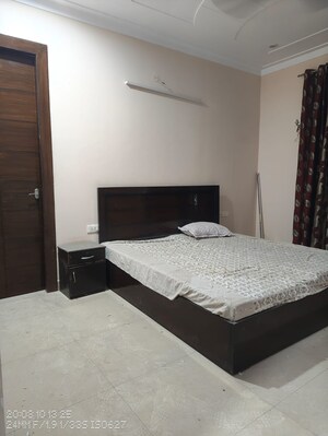 Bedroom in 3 BHK Builder Floor at Sector 14 – for Rent