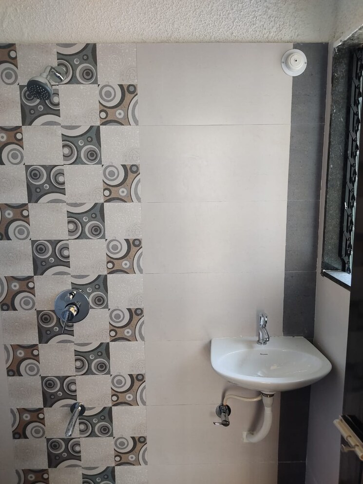 Bathroom, charms-park 1 Bedroom 425 Sq.Ft. Apartment In Titwala Thane 9498543