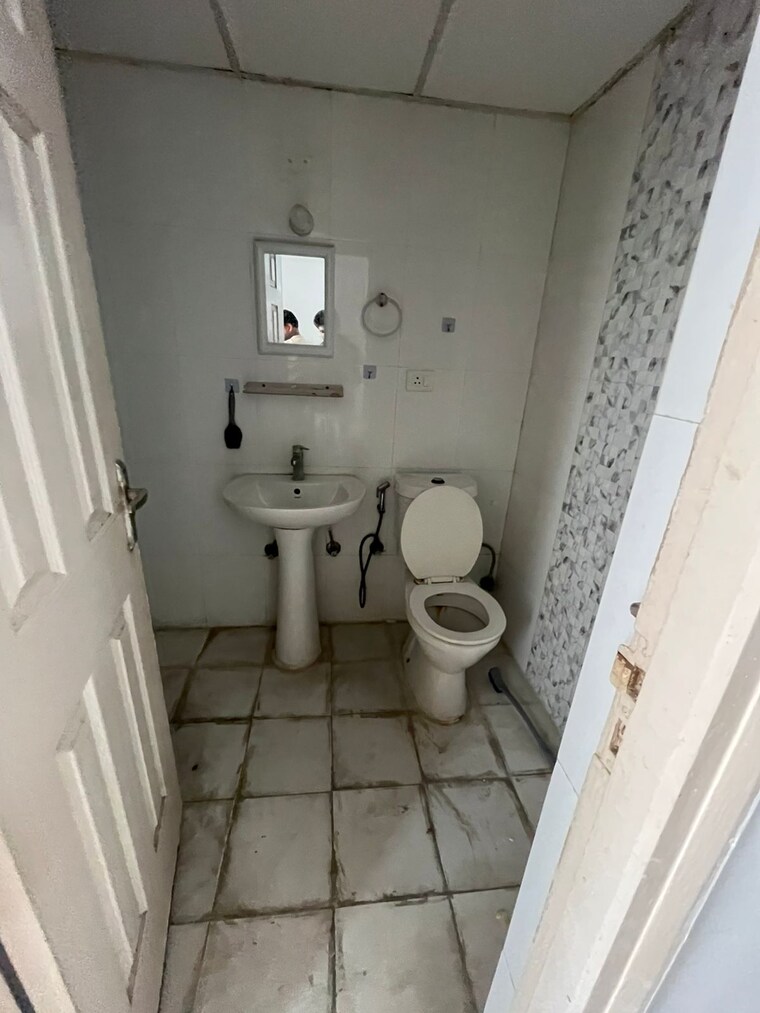 Bathroom, supertech-cape-town 2 Bedroom 930 Sq.Ft. Apartment In Sector 74 Noida 9498591