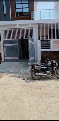 4 BHK Independent House For Sale in Jankipuram