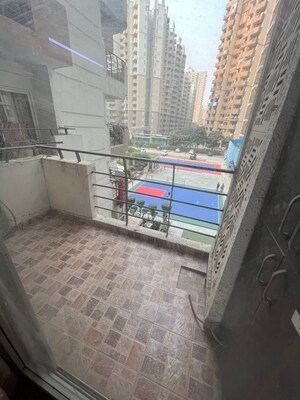 Balcony in 2.5 BHK Apartment at Express Zenith, Sector 77 – for Rent
