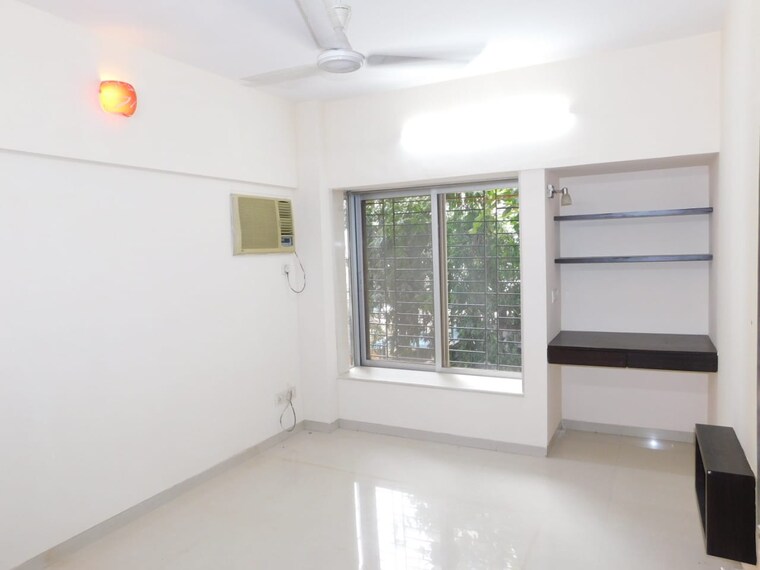 Room, neel-sagar-vile-parle-west 3 Bedroom 1100 Sq.Ft. Apartment In Vile Parle West Mumbai 9498681