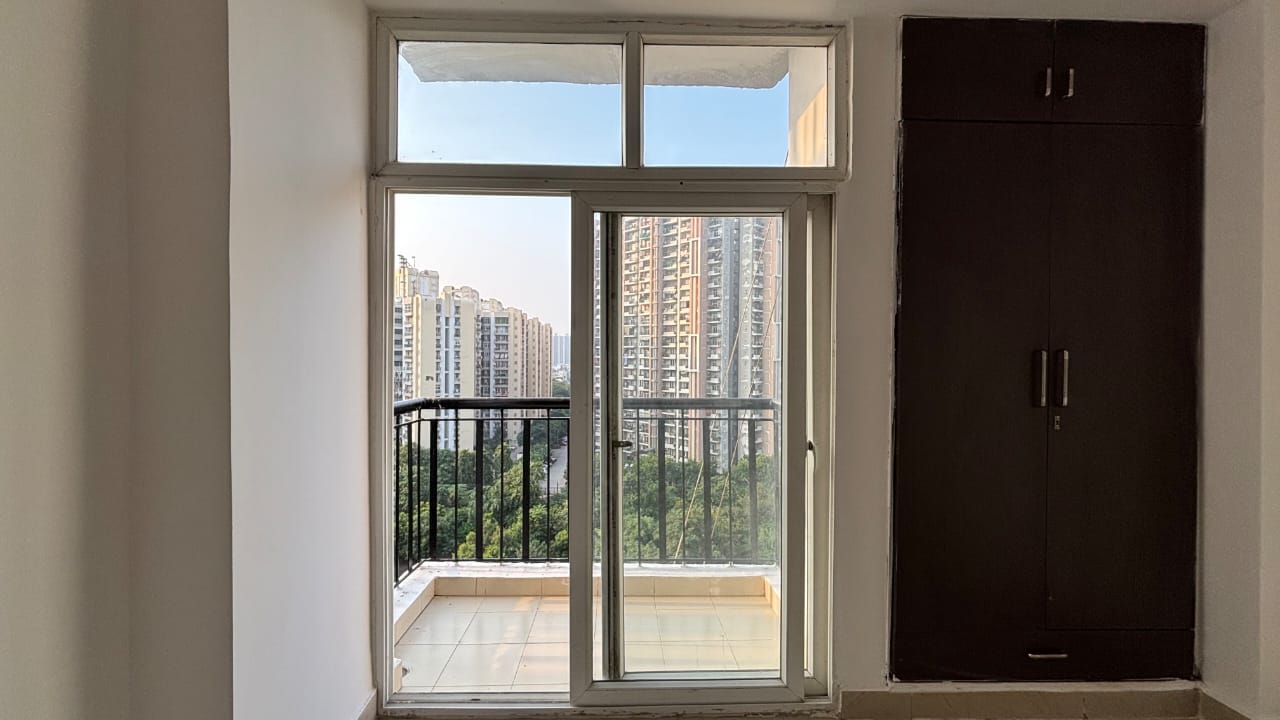 2 BHK Apartment For Sale in Gaur City 2 - 14th Avenue