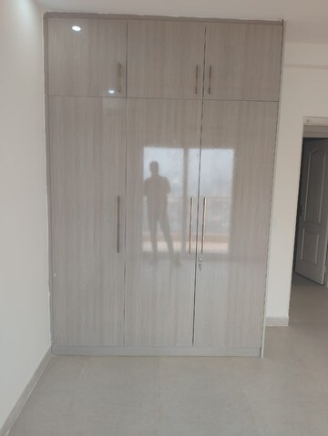 Room in 3 BHK Builder Floor at Palam Vihar Residents Association, Palam Vihar – for Rent