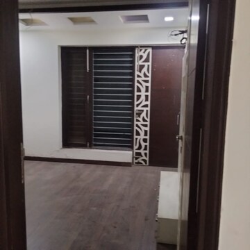 Room in 3 BHK Builder Floor at Palam Vihar Residents Association, Palam Vihar – for Rent