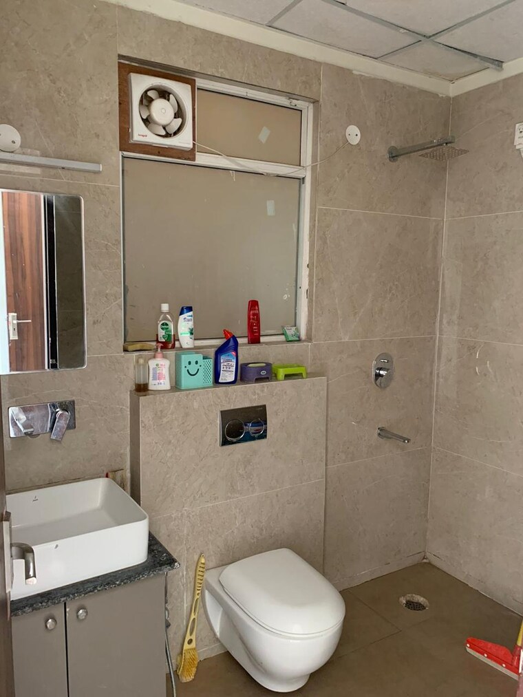 Bathroom, ghb-splande 3 Bedroom 1850 Sq.Ft. Apartment In Patiala Road Zirakpur 9498732