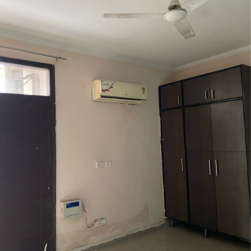 Room in 2 BHK Apartment at Maya Garden City, Nagla Road – for Rent