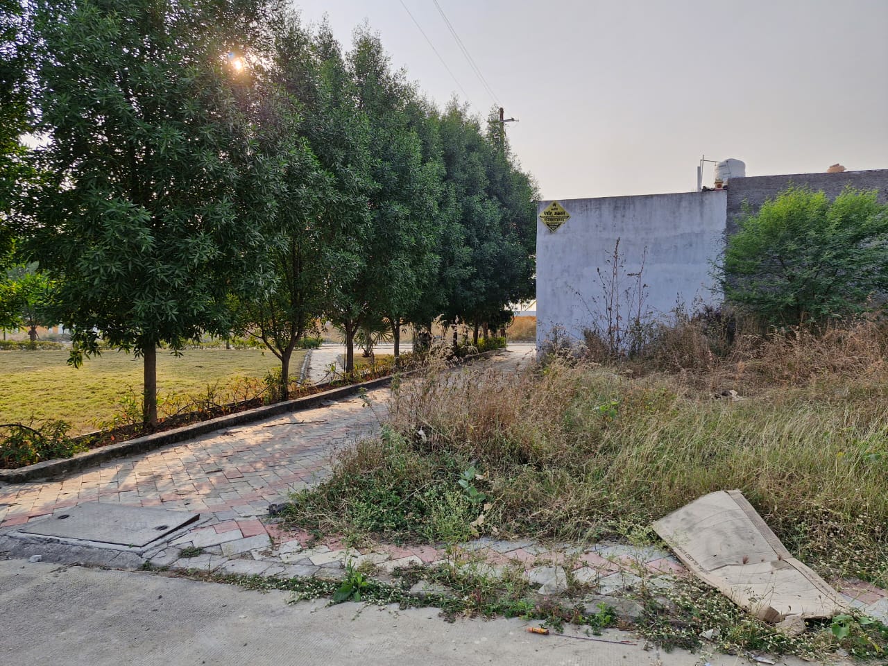 Plot For Sale in Pragati Park