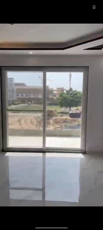 4 BHK Builder Floor For Rent in BPTP District Phase 2, Sector 84