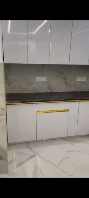 Kitchen in 4 BHK Builder Floor at BPTP District Phase 2, Sector 84 – for Rent