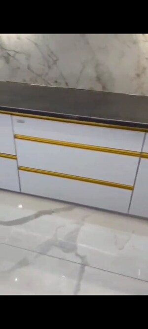 Furnished Amenities in 4 BHK Builder Floor at BPTP District Phase 2, Sector 84 – for Rent