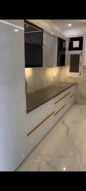 Room in 4 BHK Builder Floor at BPTP District Phase 2, Sector 84 – for Rent