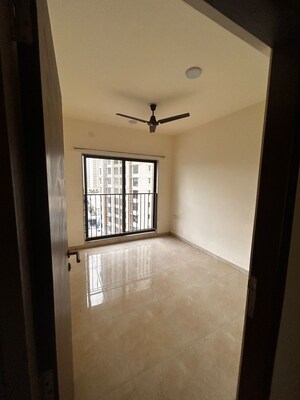 2 BHK Apartment For Rent in Sunteck Maxxworld, Tivri