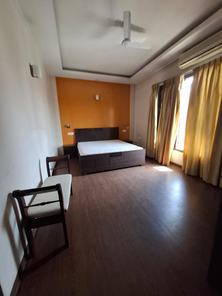 Living Room, sector 40 3 Bedroom 2300 Sq.Ft. Builder Floor In Sector 40 Gurgaon 9498950