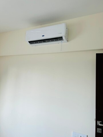 Room in 2 BHK Apartment at Omkar Signet, Malad East – for Rent