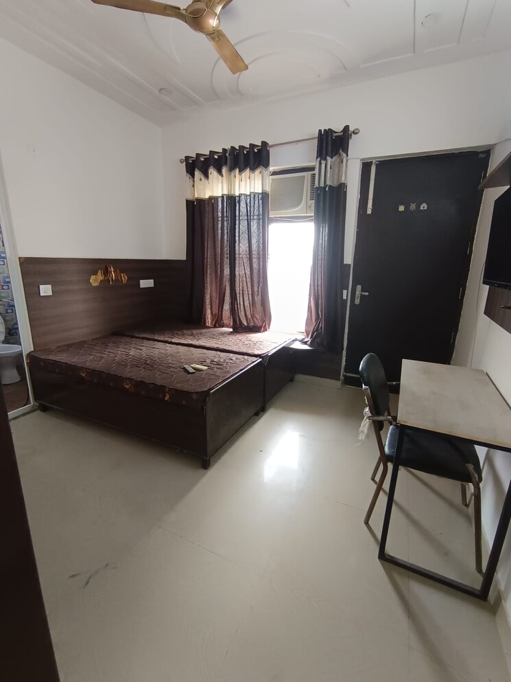 Bedroom, sector 57 3 Bedroom 1450 Sq.Ft. Builder Floor In Sector 57 Gurgaon 9498963