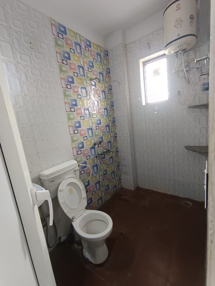 Bathroom, sector 57 3 Bedroom 1450 Sq.Ft. Builder Floor In Sector 57 Gurgaon 9498963