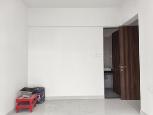 Room in 1.5 BHK Apartment at Sheth Avante, Kanjurmarg West – for Rent