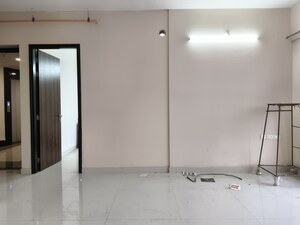 Room in 1.5 BHK Apartment at Sheth Avante, Kanjurmarg West – for Rent