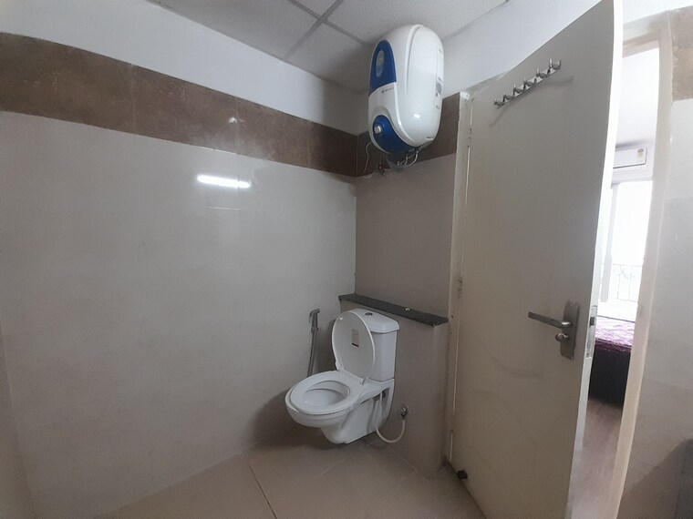 Bathroom, sushma-valencia 3 Bedroom 1800 Sq.Ft. Apartment In International Airport Road Zirakpur 9498962