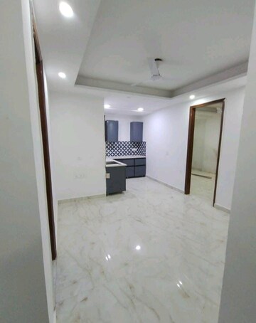 Room in 1 BHK Builder Floor at Saket – for Rent