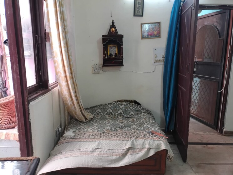 Bedroom, kalkaji 2 Bedroom 100 Sq.Yd. Builder Floor In Kalkaji Delhi 9498982