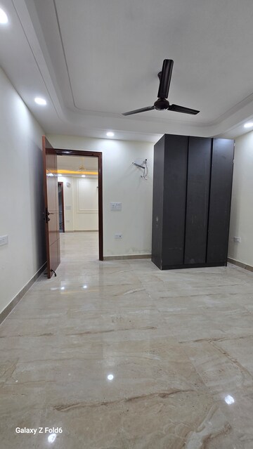 Furnished Amenities in 3 BHK Builder Floor at Chattarpur – for Rent