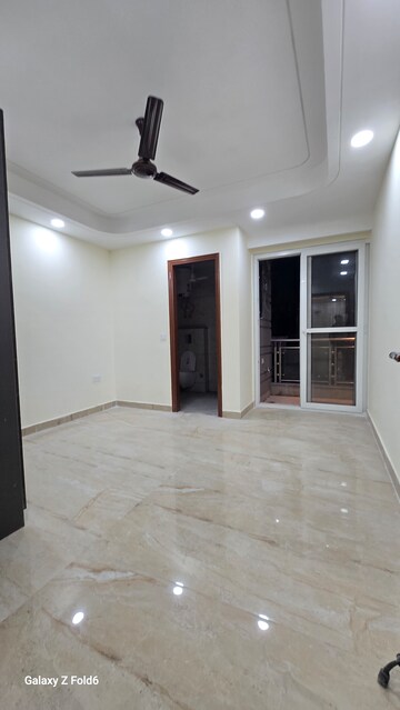 Furnished Amenities in 3 BHK Builder Floor at Chattarpur – for Rent