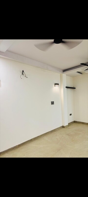 Room in 4 BHK Builder Floor at Maya Homes, Indrapuram – for Rent