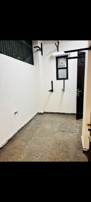 Room in 4 BHK Builder Floor at Maya Homes, Indrapuram – for Rent