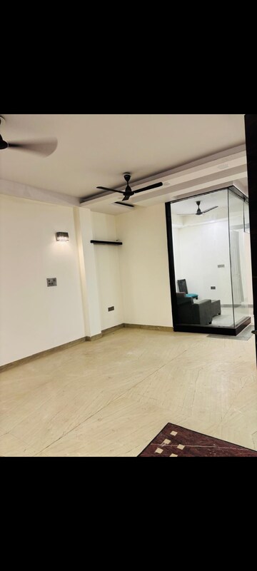 Room in 4 BHK Builder Floor at Maya Homes, Indrapuram – for Rent