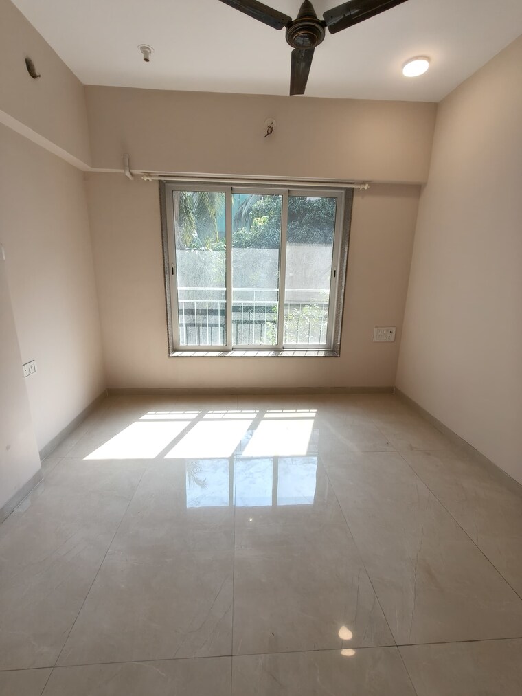Room, ic colony 1 Bedroom 580 Sq.Ft. Apartment In Ic Colony Mumbai 9499064
