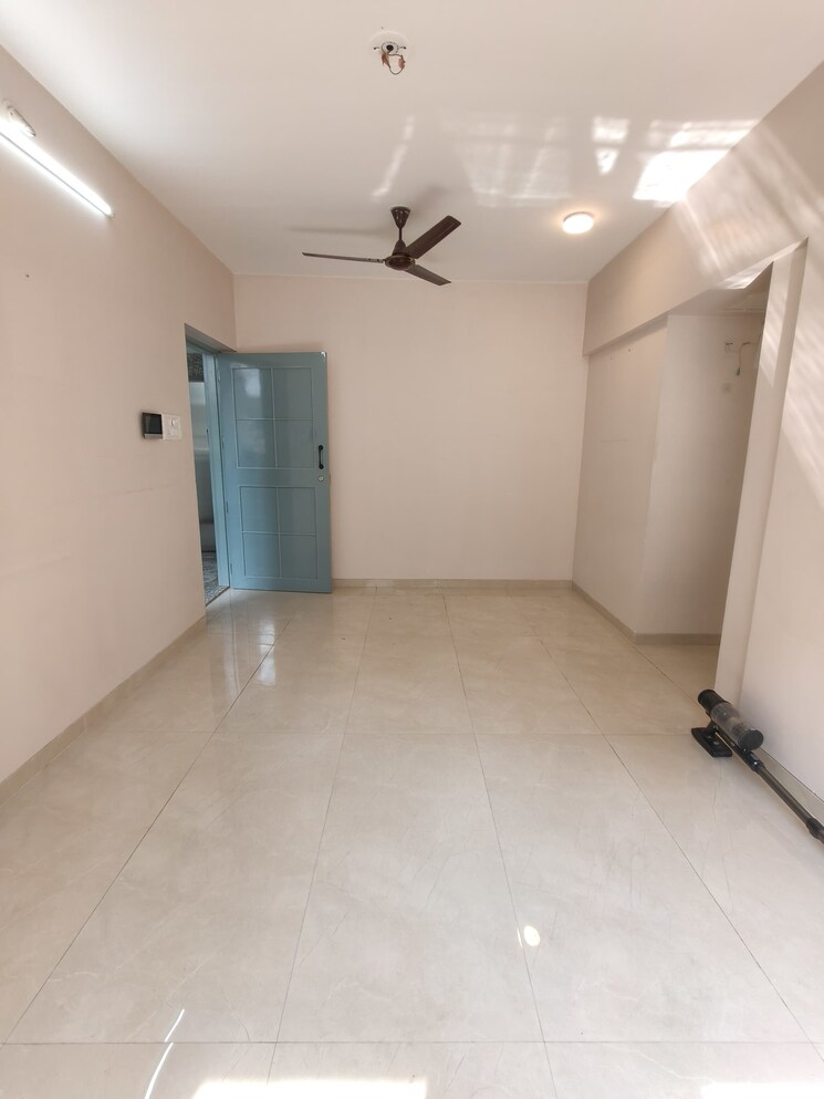 Room, ic colony 1 Bedroom 580 Sq.Ft. Apartment In Ic Colony Mumbai 9499064