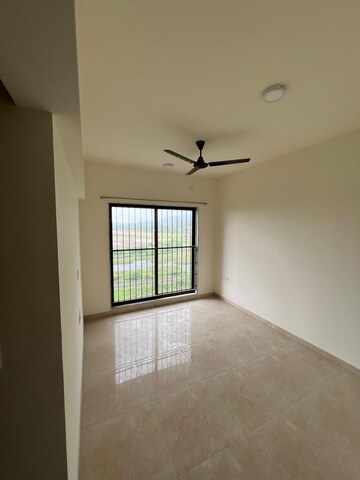 Room in 2 BHK Apartment at Sunteck Maxxworld, Tivri – for Rent