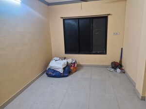 Room in 2 BHK Apartment at Dahisar West – for Rent