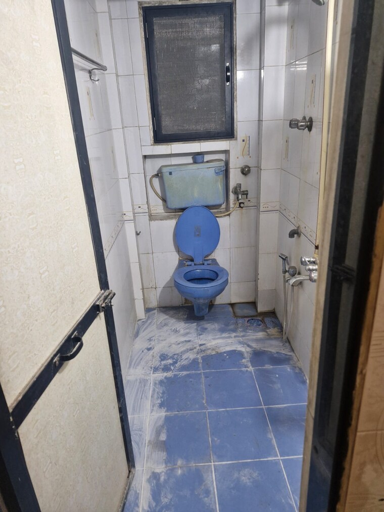 Bathroom, dahisar west 2 Bedroom 600 Sq.Ft. Apartment In Dahisar West Mumbai 9499112