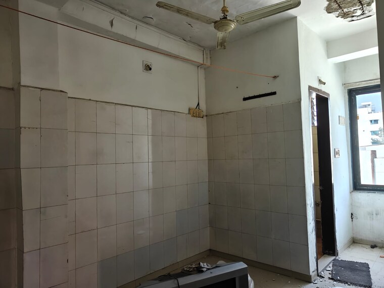 Team Area, harinagar Commercial Office Space 3300 Sq.Ft. In Harinagar Vadodara 9499399