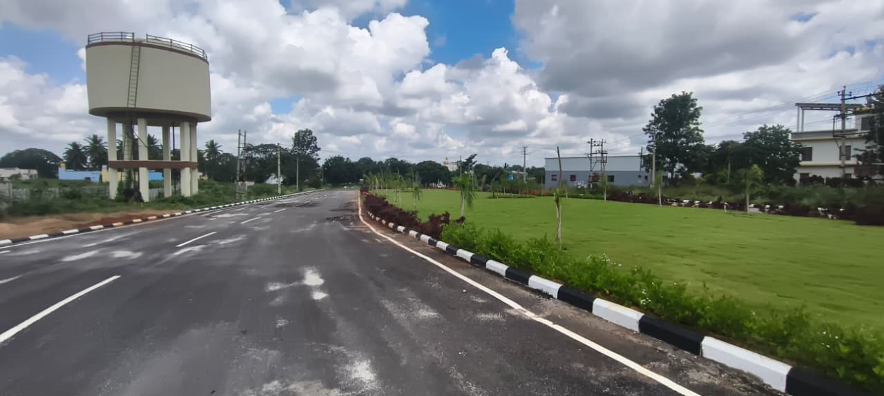 Plot For Sale in Katamnallur