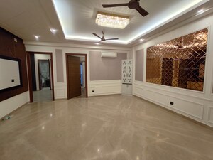 Room in 3 BHK Apartment at Anant Raj Ashok Estate, Sector 63a – for Rent
