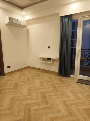 Bedroom in 3.5 BHK Builder Floor at Raj One Good Earth, Sector 71 – for Rent