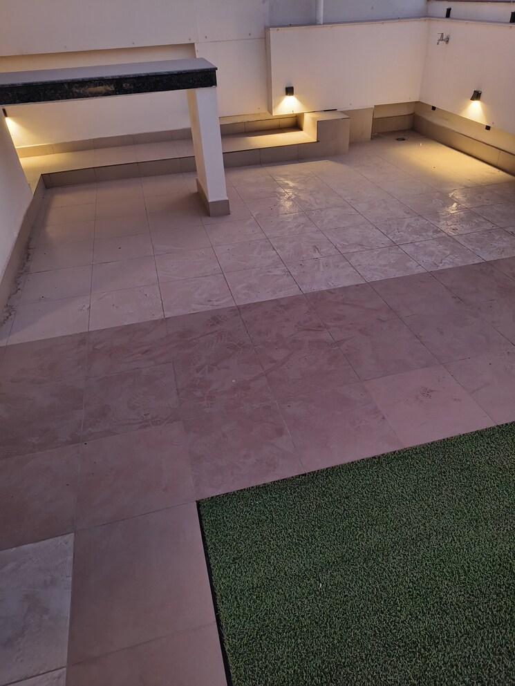 Terrace, raj-one-good-earth 3.5 Bedroom 1700 Sq.Ft. Builder Floor In Sector 71 Gurgaon 9499621