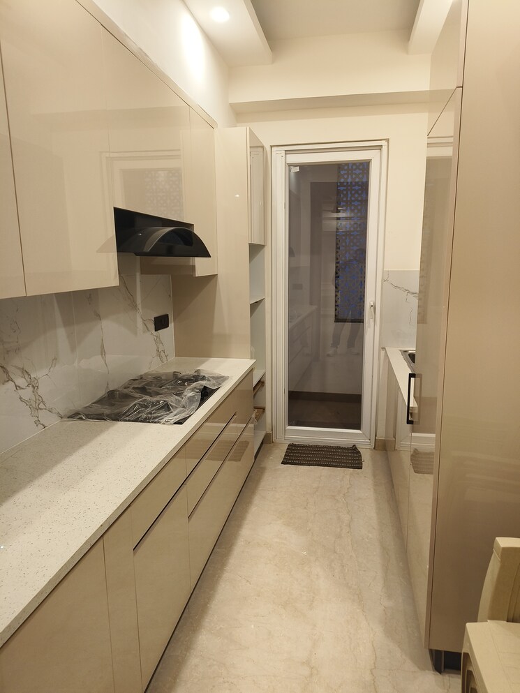 Kitchen, raj-one-good-earth 3.5 Bedroom 1700 Sq.Ft. Builder Floor In Sector 71 Gurgaon 9499621