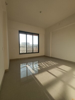 Room in 2 BHK Apartment at Lodha Panacea 1, Dombivli East – for Rent