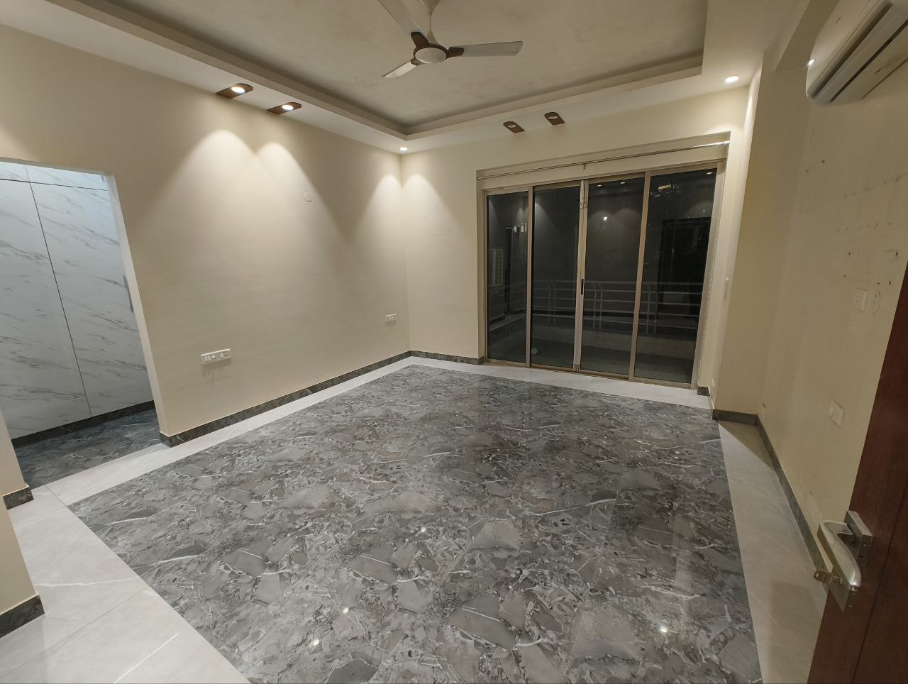 3.5 BHK 2700 Sq.Ft. Apartment in Parsvnath Exotica